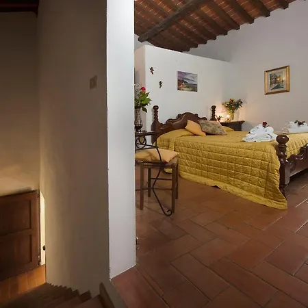 Podere San Lorenzo Farm stay *